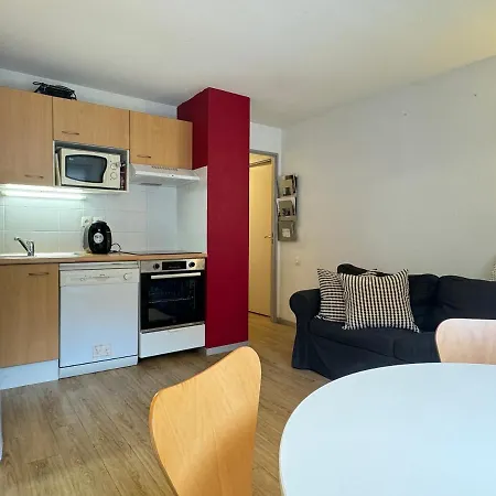 100m Telecabine Ou Commerces. 4p *