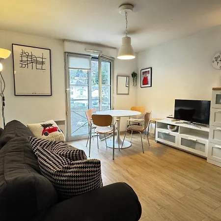 100m Telecabine Ou Commerces. 4p アパート *